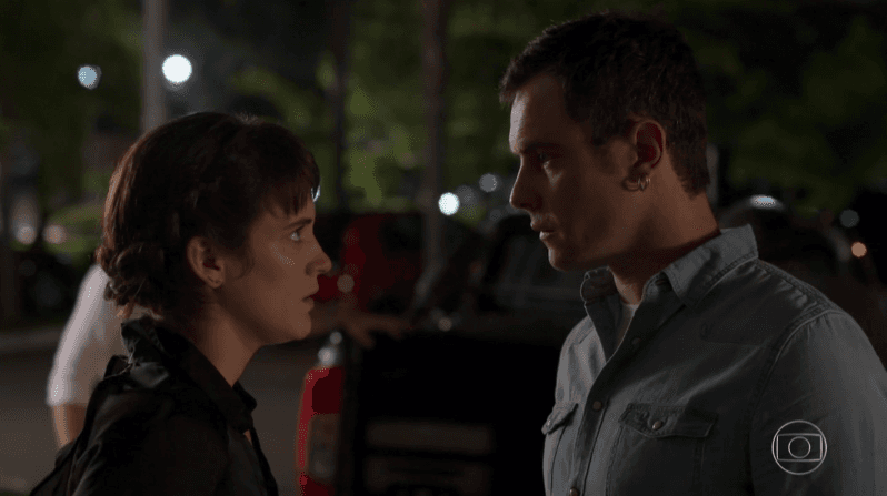 Clara (Bianca Bin) e Gael (Sergio Guizé) em cena de O Outro Lado do Paraíso (Foto: Reprodução/Globo) Clara (Bianca Bin) e Gael (Sergio Guizé) em cena de O Outro Lado do Paraíso (Foto: Reprodução/Globo)