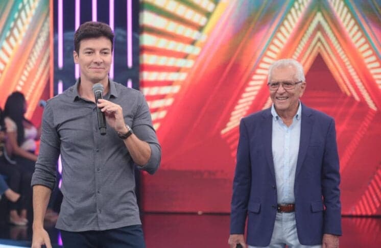 Carlos Alberto recusou presente de Rodrigo Faro e apresentador tomou atitude na festa