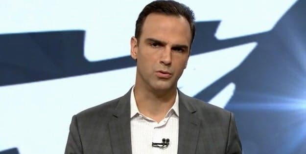 Globo interrompe programação para cobrir greve, mas repórteres ficam mudos e deixam apresentador "constrangido"