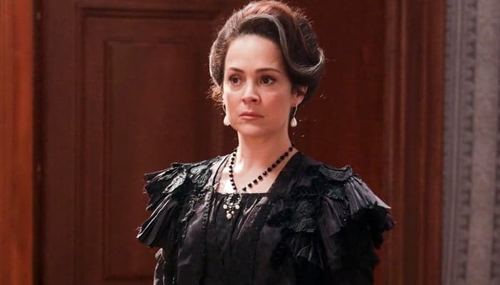 Orgulho e Paixão: Julieta será perseguida e chamada de lacraia após acusações