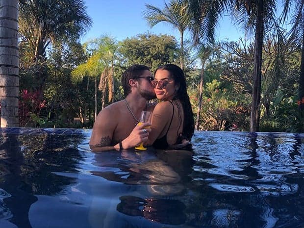 Após aniversário de namoro, ex-BBB Breno deixa Goiânia e se "muda" para casa de Paula