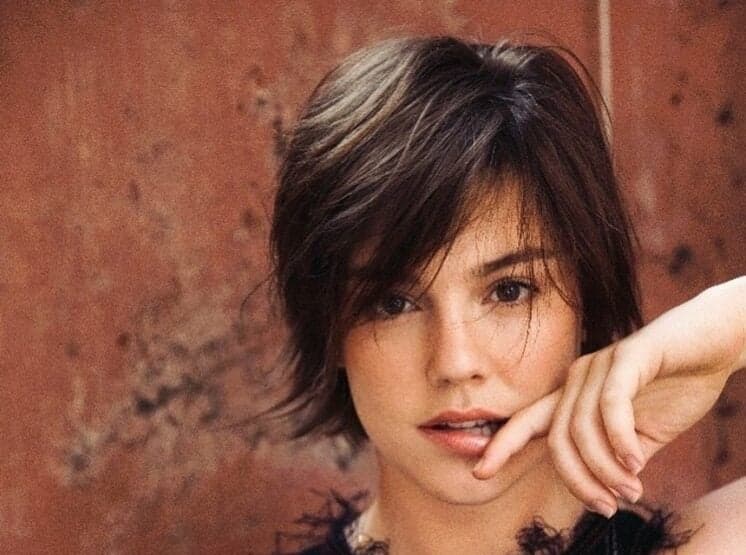 Alice Wegmann é comparada com Bruna Marquezine e se revolta na internet
