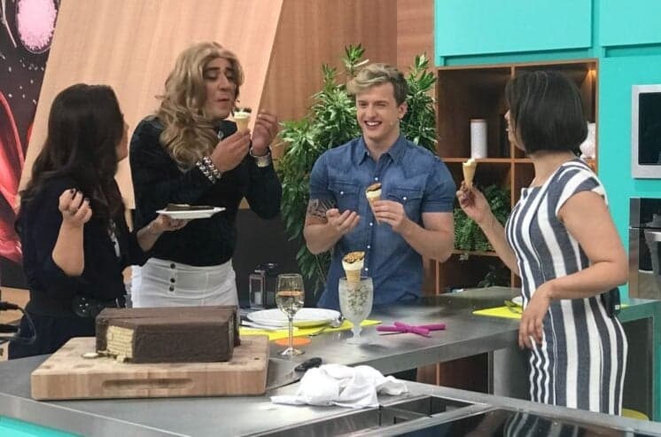 Melhor da Tarde com Catia Fonseca estreia novidades, bate a RedeTV! e tem recorde na Band