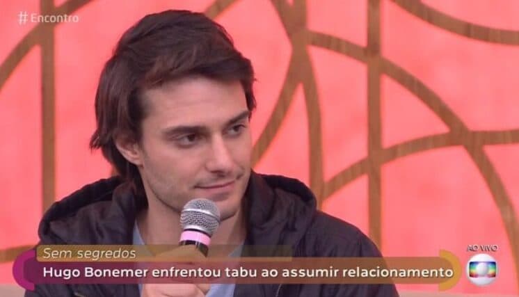 Fátima Bernardes se emociona com Hugo Bonemer, primo de Bonner, no Encontro