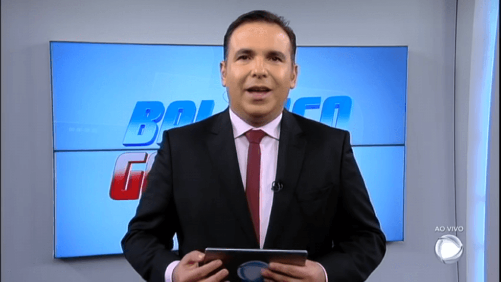 O apresentador Reinaldo Gottino no comando do Balanço Geral SP (Foto: Reprodução/Record)