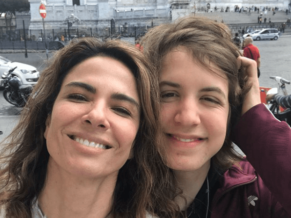 Luciana Gimenez traz mais de 15 malas de viagem à Ásia e Lucas Jagger ironiza: "Pode Esquecer"