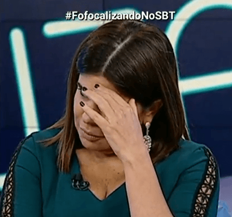 Mara Maravilha chama a atenção de cinegrafista ao vivo no SBT: "Fala mais que a língua"