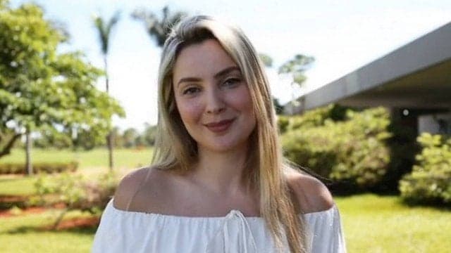 Desesperada, Marcela Temer se joga em lago para salvar seu cachorro e "castiga" segurança que não ajudou