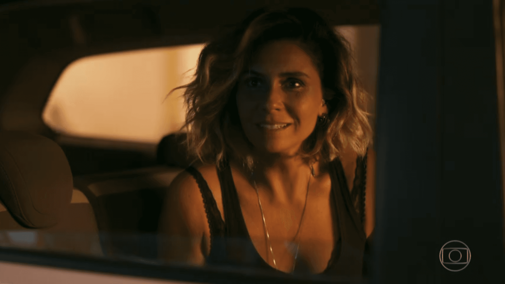 Luzia (Giovanna Antonelli) em cena de Segundo Sol (Foto: Reprodução/Globo)
