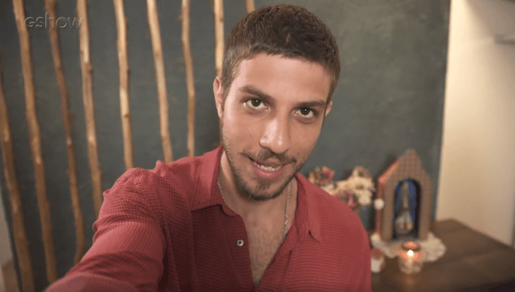 Contratado da Globo, Chay Suede se rebela e critica atitude da emissora