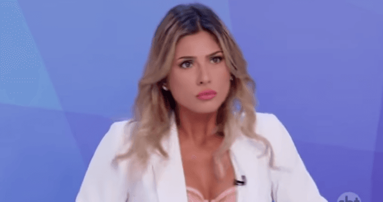 Lívia Andrade faz revelações sobre seu casamento com marido "secreto'' e fala sobre envolvimento com Sérgio Mallandro