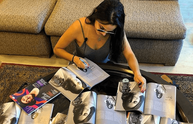 Emilly Araújo afirma que brilha muito e que isso incomoda