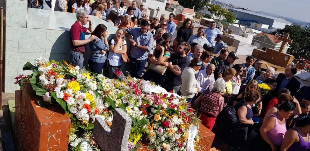 Eloísa Mafalda foi enterrada em cemitério de Jundiaí (Foto: Moniele Nogueira/TV TEM ) Eloísa Mafalda foi enterrada em cemitério de Jundiaí (Foto: Moniele Nogueira/TV TEM )
