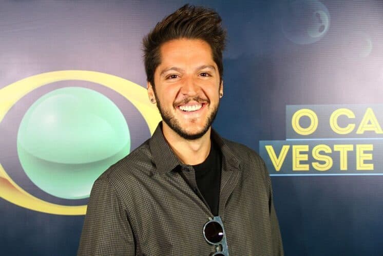 SBT surpreende a todos e assina novo contrato com André Vasco para As Aventuras de Poliana