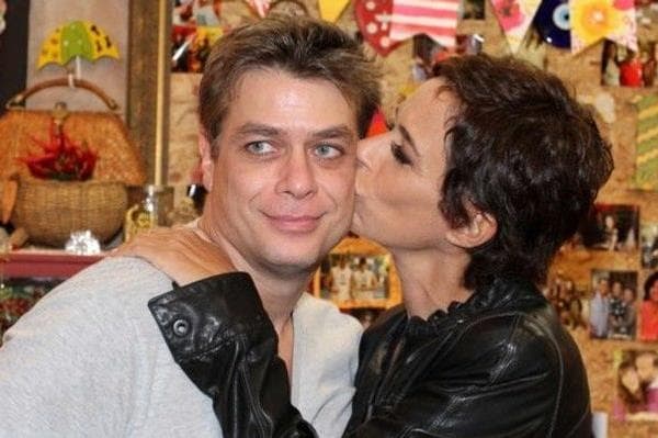 Após boato de fim de namoro, Fábio Assunção aparece em foto com Andrea Beltrão e se declara