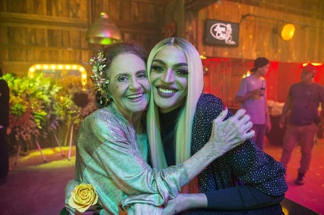 Pabllo Vittar aparece no último capítulo de O Outro Lado do Paraíso e comemora nas redes sociais