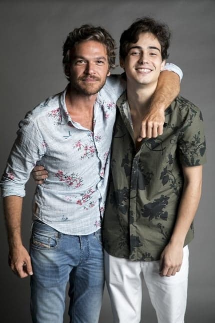 Emílio Dantas (Beto) e Danilo Mesquita (Valentim) (Foto: Globo/João Miguel Júnior) Emílio Dantas (Beto) e Danilo Mesquita (Valentim) (Foto: Globo/João Miguel Júnior)