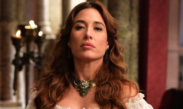 Atriz da Record é denunciada por aparecer nua e se revolta: "Vou meter na sua cara"