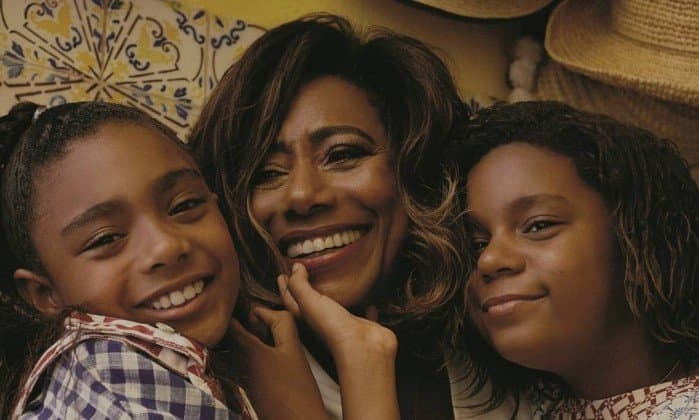 Glória Maria admite que as filhas sofrem racismo todo dia
