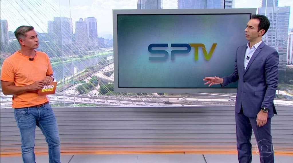 Ivan Moré e César Tralli no estúdio do SPTV (Foto: Reprodução / Globo)