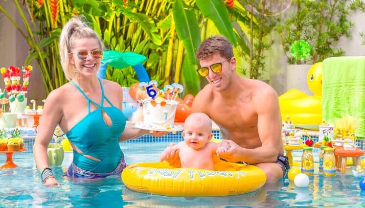Após noivado na Grécia, Karina Bacchi revela data do casamento com Amaury Nunes
