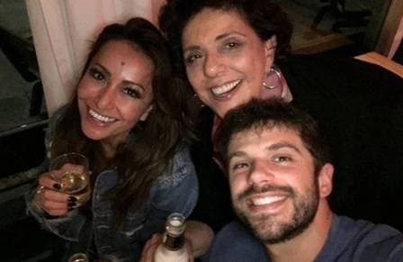 Sogra de Sabrina Sato, Leda Nagle publica a primeira foto com a neta Zoe: "Fortes e lindas"