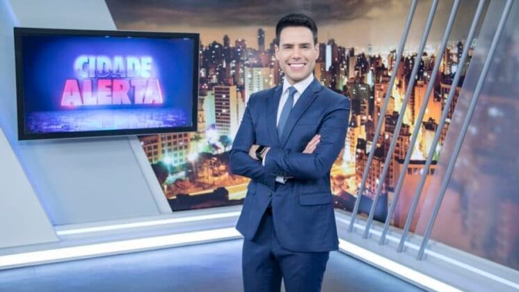 Record muda a programação, cancela novela e estica o Cidade Alerta com Luiz Bacci