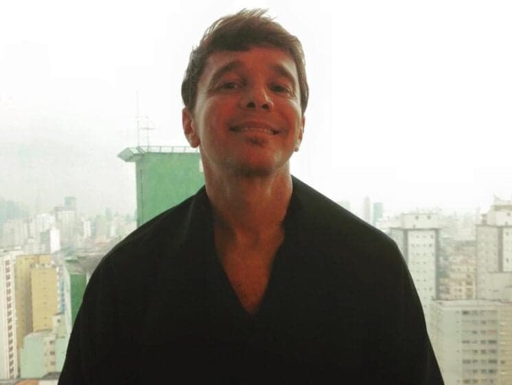 Cantor baiano famoso comenta depressão