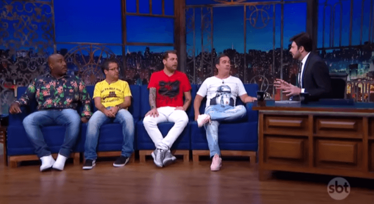 Com apresentadores do Encrenca, The Noite supera a Globo e é líder de audiência