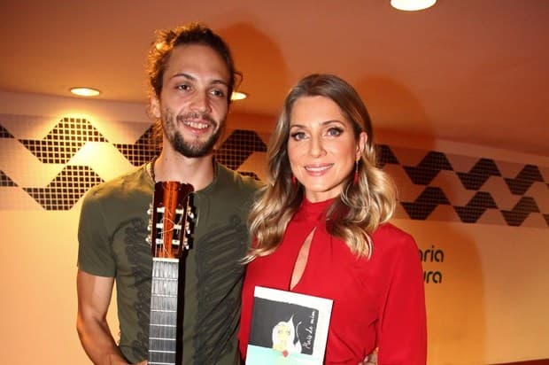 Namorado de Letícia Spiller revela irritação com fã da atriz: "Daria um soco na cara da pessoa"