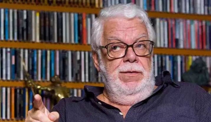 Aos 86 anos, Manoel Carlos é flagrado em cadeira de rodas, passa por dificuldades e causa preocupação na Globo
