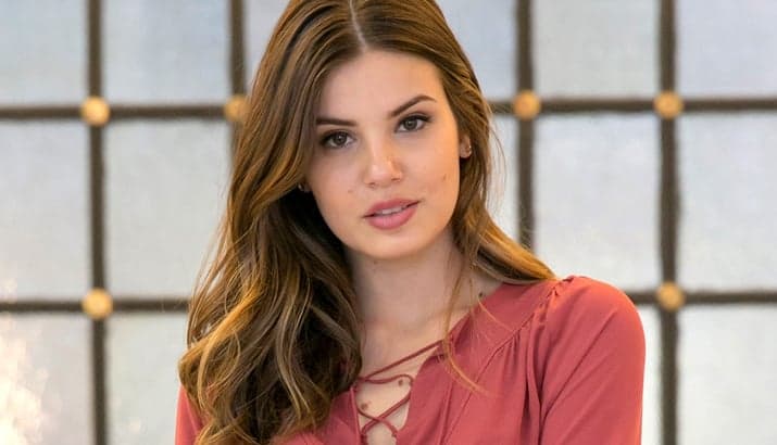 Camila Queiroz muda de visual, surpreende todo mundo e rasga elogios de internautas