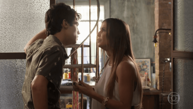 Final de Segundo Sol: Após grande intriga, Karola faz as pazes com o filho