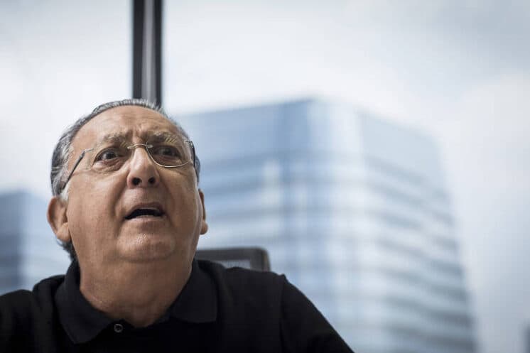 Galvão Bueno passa por situação inusitada ao se encaminhar para os estúdios da Globo na Rússia