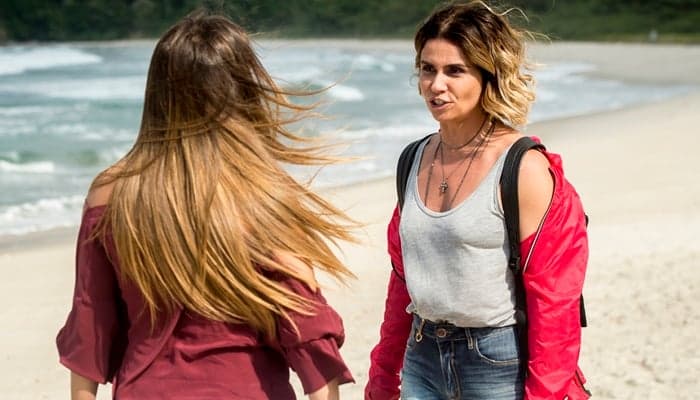Luzia enfrenta Karola, leva golpe e fica desacordada em Segundo Sol; veja fotos