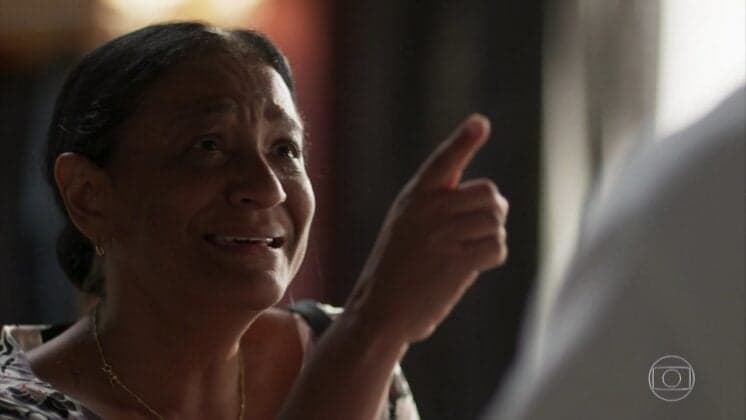 Segundo Sol: Zefa flagra Severo e Edgar humilhando Roberval, se revolta e solta o verbo