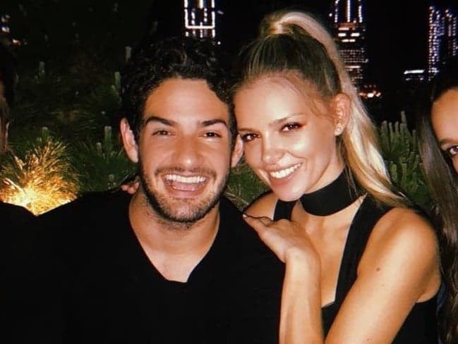 Climão? Atual namorada de Alexandre Pato é comparada a Fiorella Mattheis