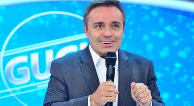 Gugu quebra protocolo, mostra vídeo no SBT e faz revelação bombástica