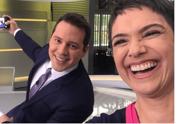 Dony de Nuccio celebra casamento, dá beijão na esposa e se declara