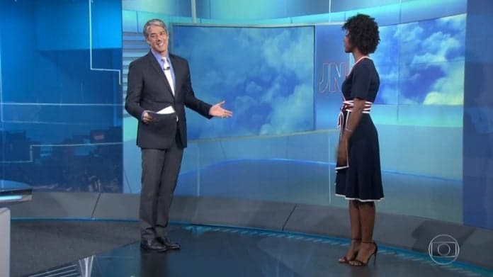 Bonner comete erro no Jornal Nacional, brinca e arranca risadas de Maju