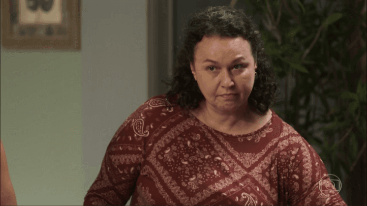 Segundo Sol: Mãe de Maura mentirá para o marido e será enganada pela própria filha
