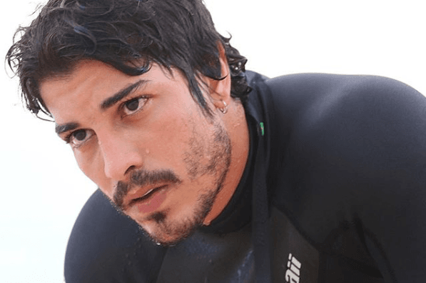 Atriz de Malhação relata espancamento, Douglas Sampaio expõe a ruiva e divulga conversa reveladora