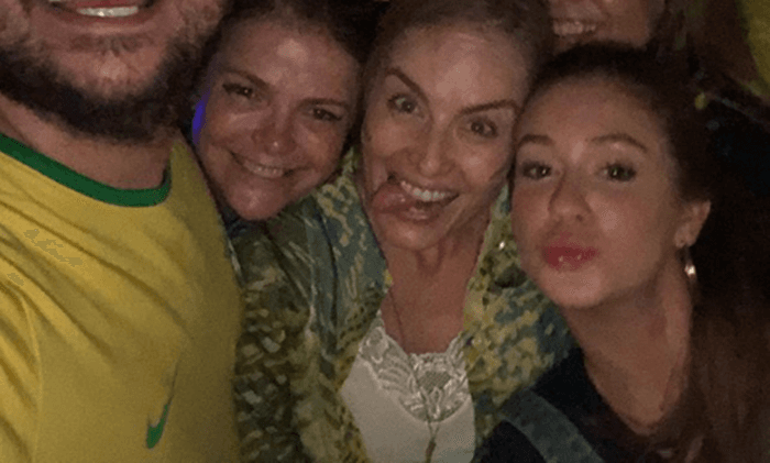 Prestes a fazer evento luxuoso de aniversário, Marina Ruy Barbosa ganha festão de Angélica
