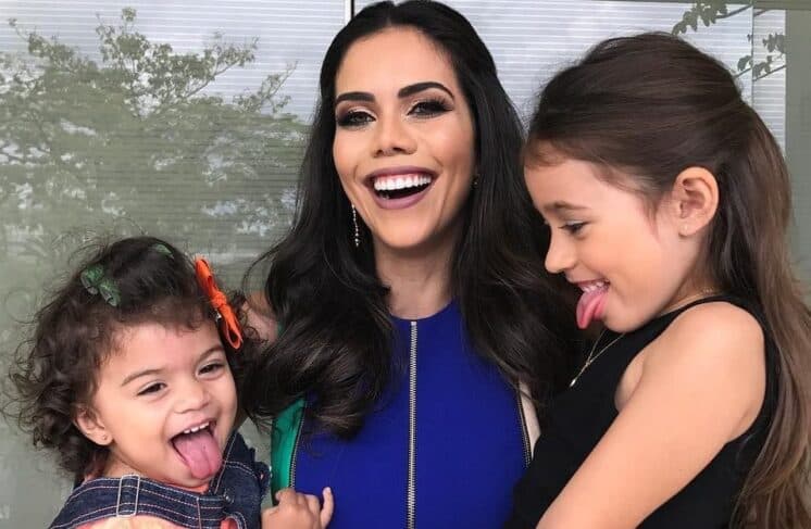 Dani Albuquerque conta que filha recebeu cartinha de amor do filho de apresentadora do SBT