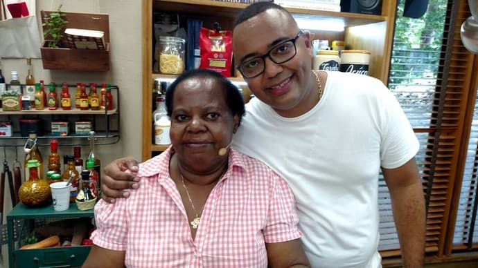 Mãe de Dudu Nobre é despejada de casa após dívida de R$ 92 mil