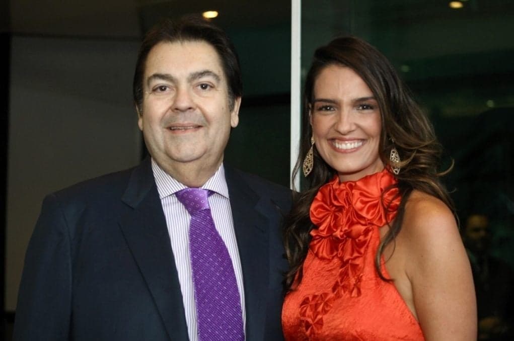 Faustão coloca sua mulher em situação constrangedora ao vivo e deixa público chocado com atitude