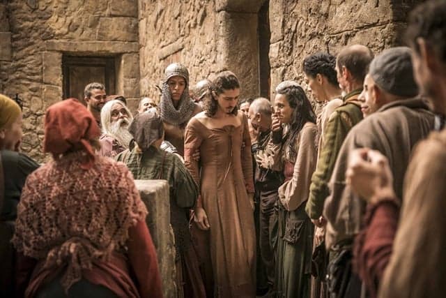 Deus Salve o Rei: Rodolfo é abandonado e sofre vingança de Lucrécia
