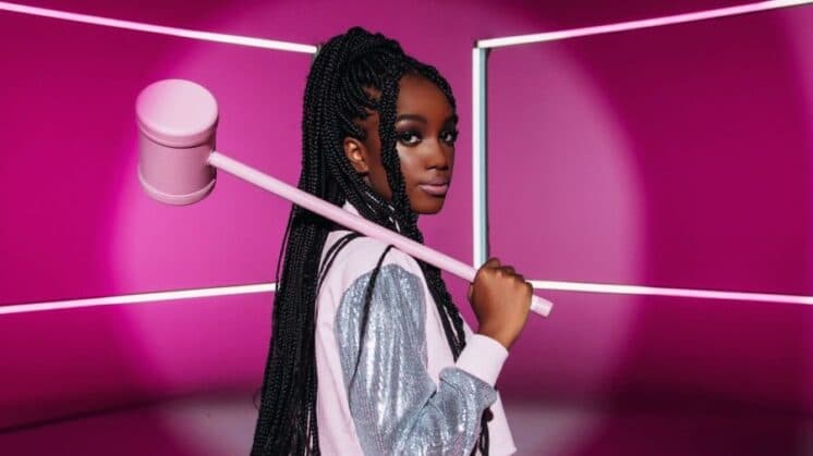 Apresentadora, Iza reclama da falta de negras na TV: "Somos pouquíssimas"