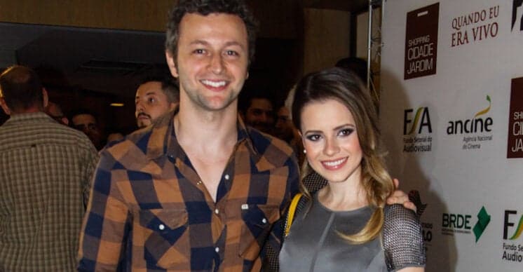 Filho de Sandy brinca de boneca, esposo "reclama" e internautas tomam atitude na internet