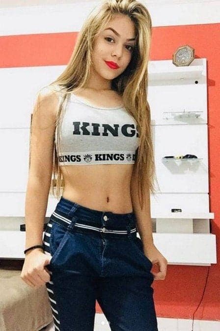 Alvo de piada, MC Melody muda, volta repaginada e surpreende com nova aparência